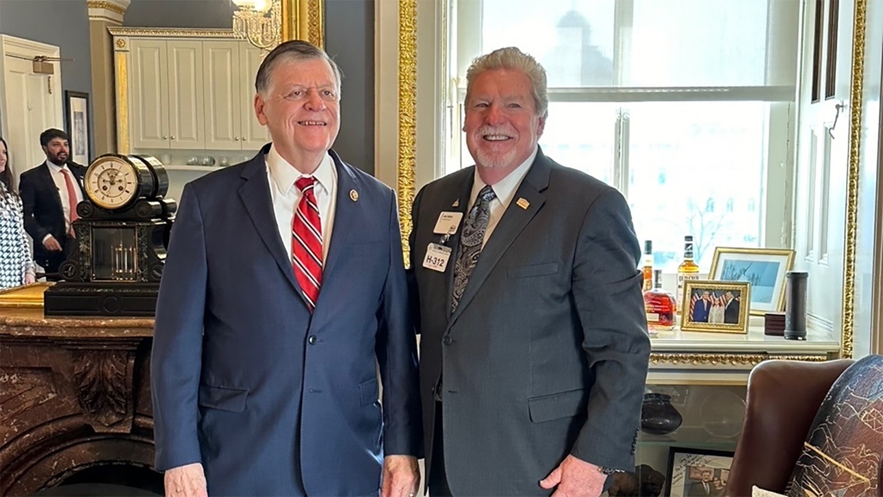 Rep. Tom Cole (R-Okla.), chairman of the House Rules Committee, with First Vice Chairman Carl Harris.